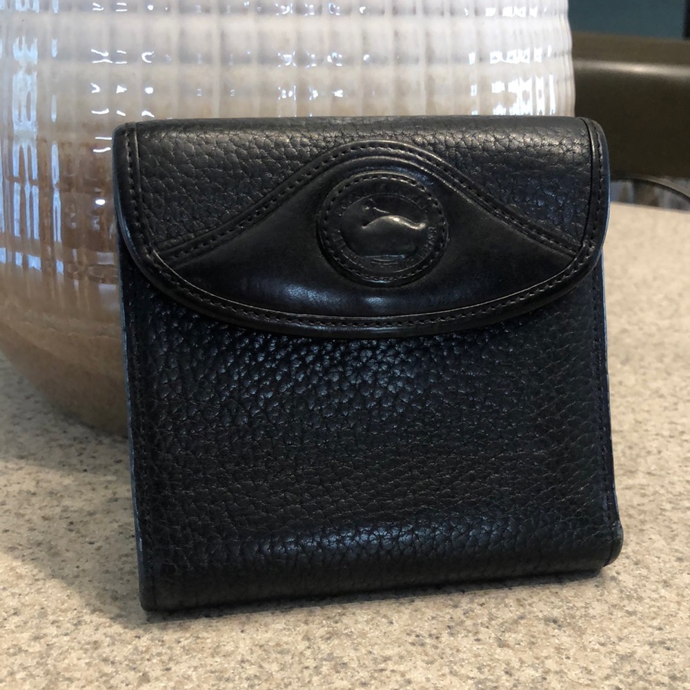 🎁‼️ SALE ‼️ DOONEY & BOURKE BLACK LEATHER  BI-FOLD WALLET